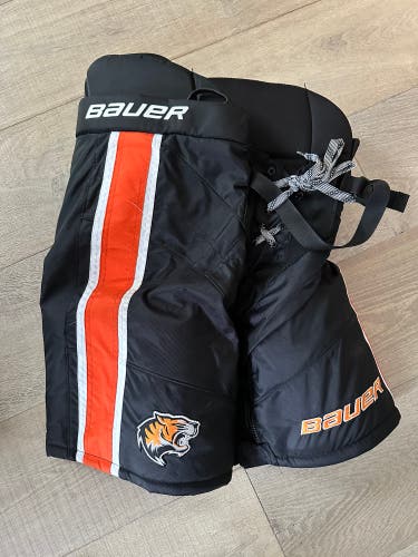 Men's Junior XL Bauer Hockey Pants (Used)