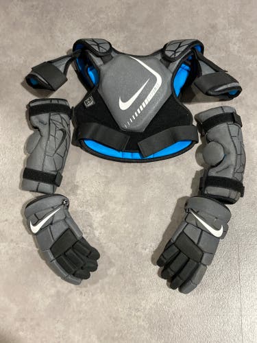 Used Youth Small Nike Vapor LT Starter Kit | Shoulder Pads, Gloves, Elbow Pads | Bag Included