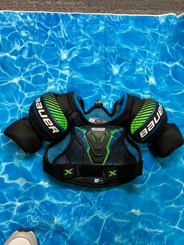 Large Youth Bauer bauer x Shoulder Pads (Used)