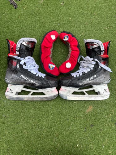 2023 Bauer Vapor X5 Pro Hockey Skates 6.5 (Used)
