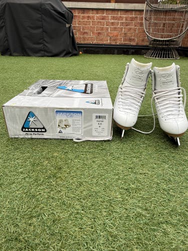 Jackson Ultima Elle Figure Skates B Adult 5.5 (Used)