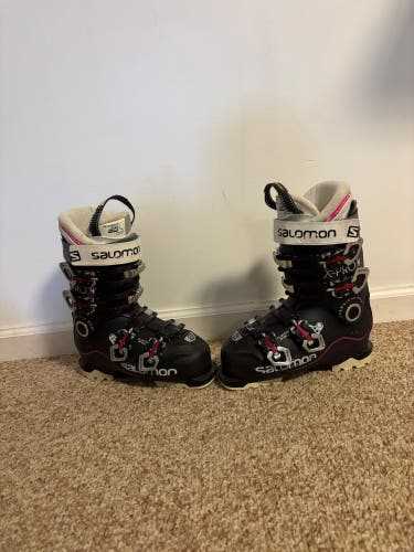 Mondo 23 & 23.5 Women's All Mountain Ski Boots Soft Flex (Used)