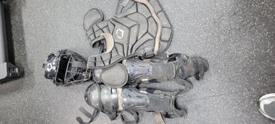 Used Evoshield ADULT CATCHERS KIT Catchers Equipment Other 11497-S000153348