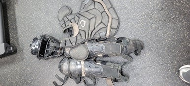 Used Evoshield ADULT CATCHERS KIT Catchers Equipment Other 11497-S000153348