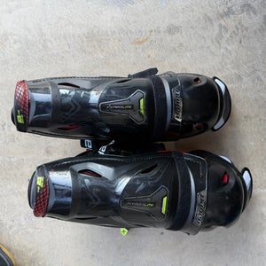 Senior Bauer Vapor Hyperlite 15" Shin Pads (Used)