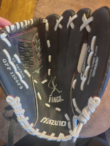 RH Mizuno Finch Softball Glove 11"