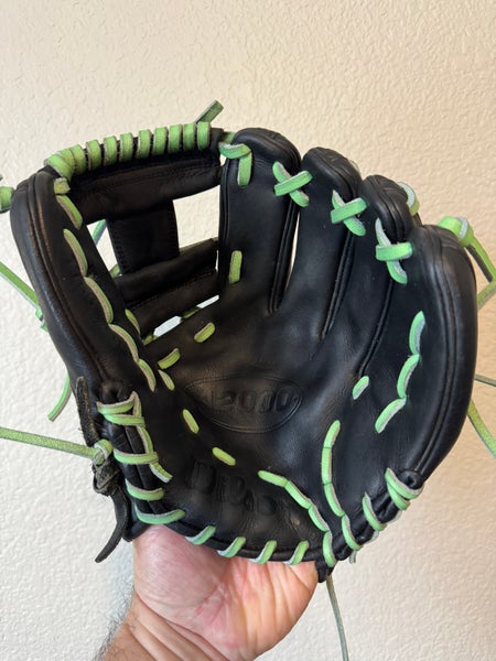Wilson A2000 RH Infield Baseball Glove 11.5" (Used)