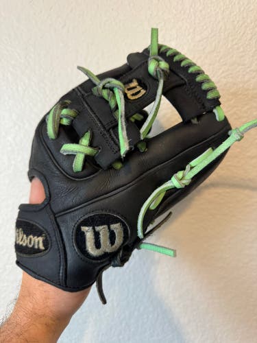 Wilson A2000 RH Infield Baseball Glove 11.5" (Used)