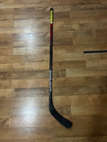 Junior Bauer Vapor Hyperlite Left Hand Hockey Stick P92 (Used)