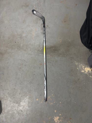 Senior Bauer Hyperlite 2 Left Hand Hockey Stick P28