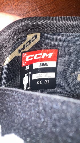 Senior Small CCM Tacks AS-V Pro Elbow Pads (Used)