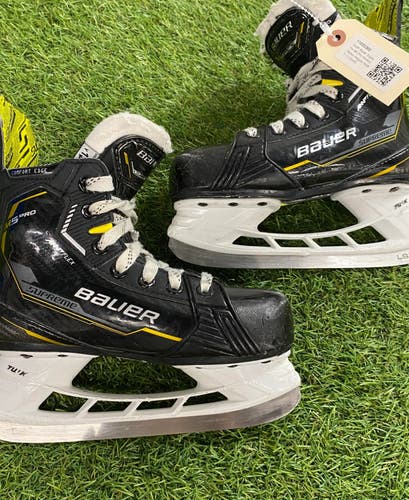 Bauer Supreme M5 Pro Hockey Skates | Youth 13 (Regular)