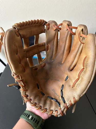 Rawlings RH Outfield Baseball Glove 12.5" (Used)