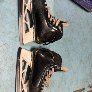 2018 Bauer Supreme 2S Pro Hockey Goalie Skates Regular Width Size 5 (Used)