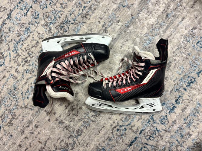 CCM JetSpeed Hockey Skates 9.5 (Used)