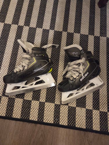 2021 Bauer Elite Hockey Goalie Skates Regular Width Size 1 (Used)