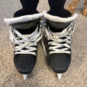 CCM Super Tacks Hockey Skates Regular Width Size 1 (Used)