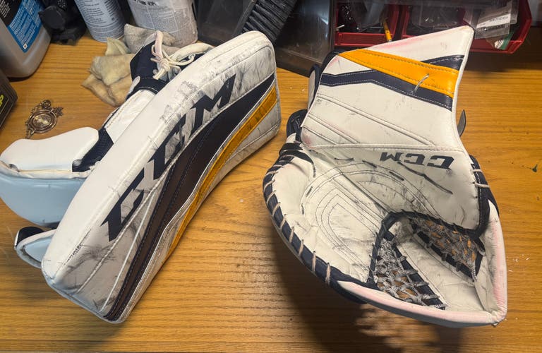 CCM Extreme Flex III Pro Stock glove blocker set Rinne Lindback (Used)