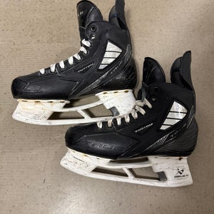 True Pro Custom Hockey Skates Regular Width 7.5 (Used)