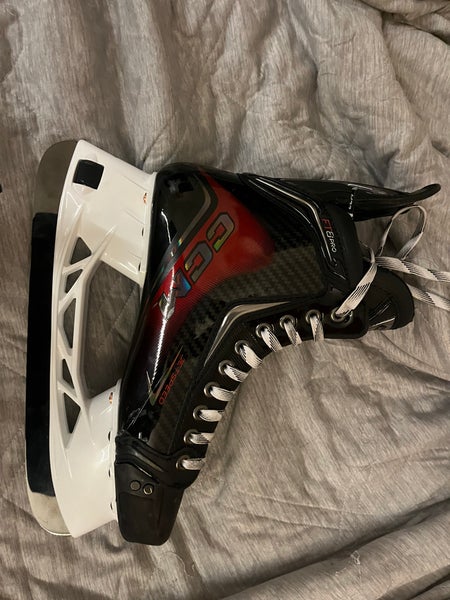 2025 CCM JetSpeed FT8 Pro Hockey Skates Regular Width 8 (Used)