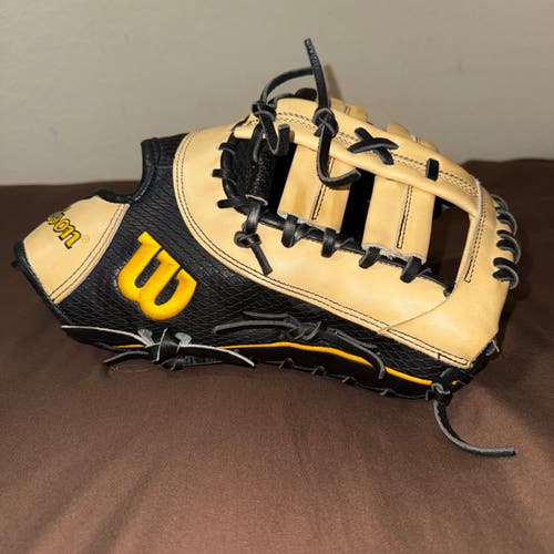 José Abreu Wilson A2K RH First Base Baseball Glove 12.5" (Used)