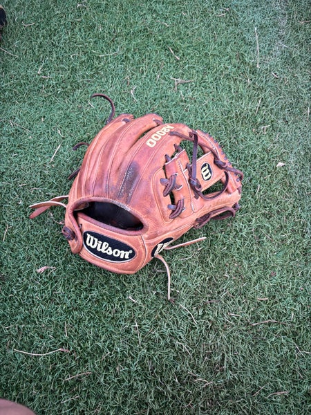 Wilson A2000 RH Infield Baseball Glove 11.75" (Used)