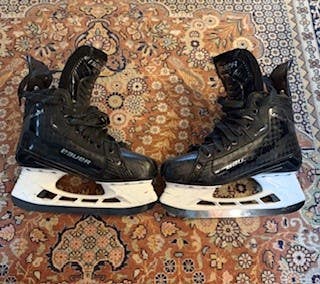 2023 Bauer Supreme Mach Hockey Skates Regular Width Size 5 (Used)