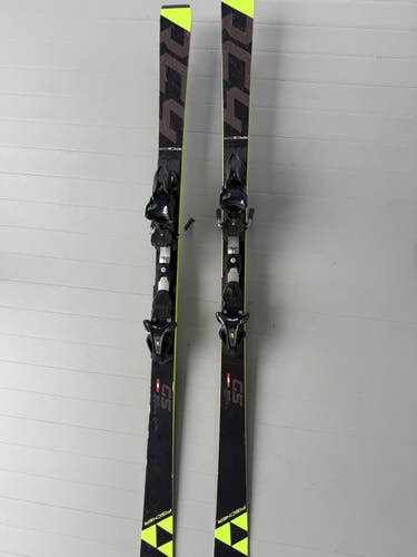 Unisex 2020 Racing 165 cm Fischer RC4 World Cup GS Skis With Bindings Max Din 11 (Used)