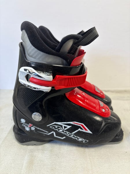 Mondo 18 & 18.5 Kid's Nordica Ski Boots (Used)