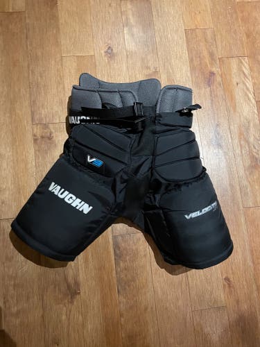 Junior Medium/Large Vaughn Velocity V9 Hockey Goalie Pants (Used)