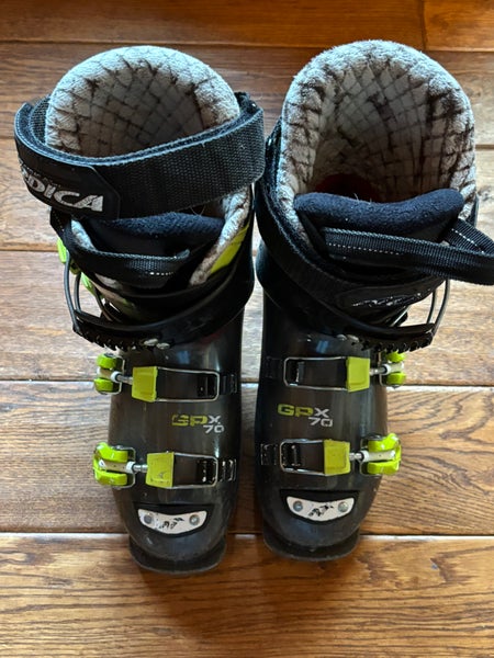 Mondo 22 & 22.5 Nordica GPX All Mountain Ski Boots Soft Flex (Used)