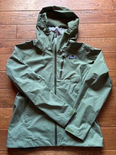 Green Women's Large Patagonia Jacket (Used)