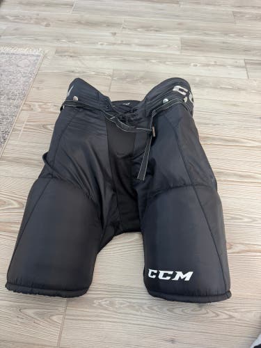Men's Senior XL CCM Tacks 9550 Hockey Pants (Used)