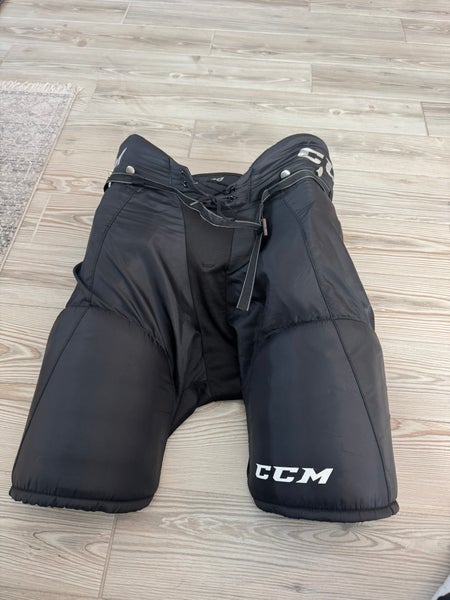Men's Senior XL CCM Tacks 9550 Hockey Pants (Used)