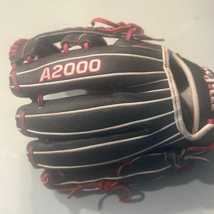 Wilson A2000 RH Infield Baseball Glove 11.75" (Used)