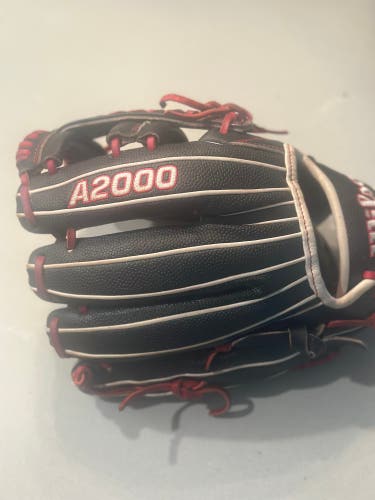 Wilson A2000 RH Infield Baseball Glove 11.75" (Used)