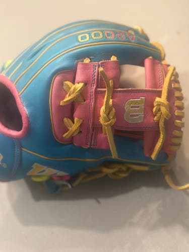 2025 Wilson A2000 RH Infield Baseball Glove 11.5" (Used)