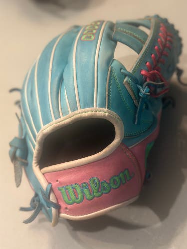 Wilson A2000 RH Infield Baseball Glove 11.75" (Used)