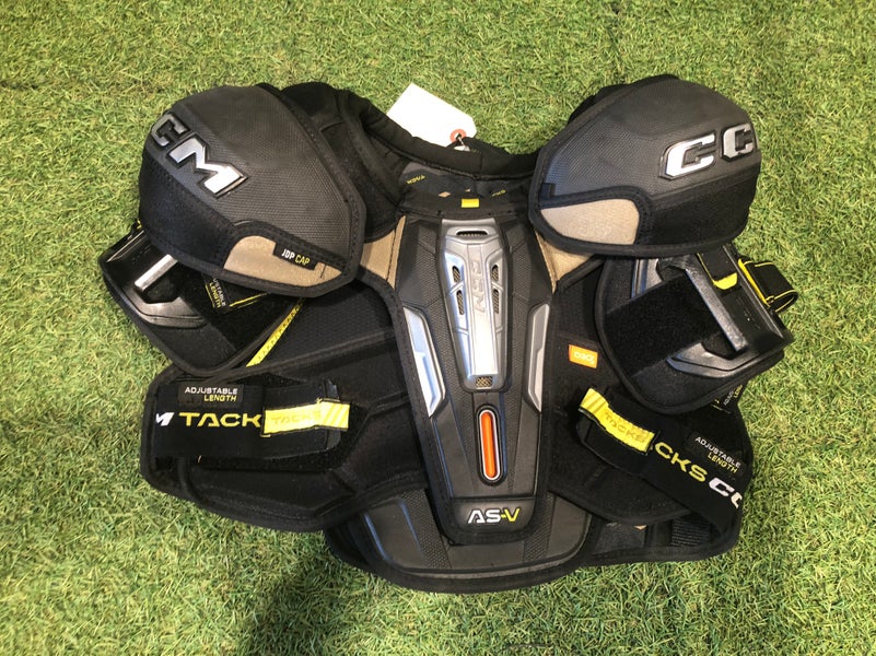Small Senior CCM Tacks AS-V Shoulder Pads (Used)
