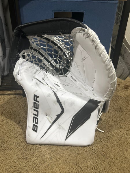 Bauer FlyLite Glove (Only Used Once)