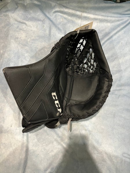 Sr CCM Axis Pro Goalie Glove Black Regular