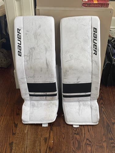 2021 Medium Bauer GSX Goalie Leg Pads (Used)