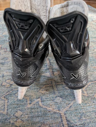 2023 Bauer Supreme M50 Pro Hockey Skates Regular Width 7 (Used)