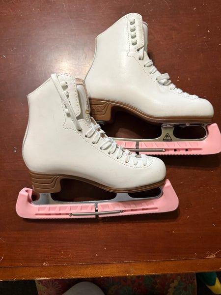 Jackson Ultima Mystique Figure Skates C Adult 4 (Used)
