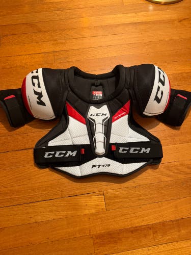 Medium Senior CCM JetSpeed FT475 Shoulder Pads (New)