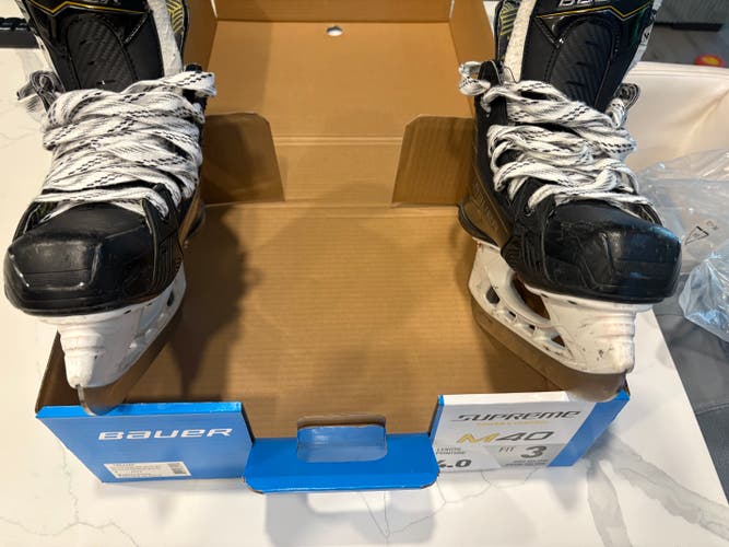 2024 Bauer Supreme M40 Hockey Skates Size 4 (Used)