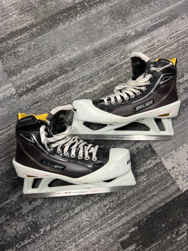 Senior Bauer Supreme One100 Hockey Goalie Skates Regular Width 10.5 (Used)