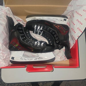2025 CCM JetSpeed FT8 Pro Hockey Skates Narrow Width 8.5 (New)