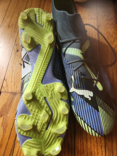 Green Men's Size M 14.0 (W 15.0) Puma Future Molded Cleats Cleats (Used)