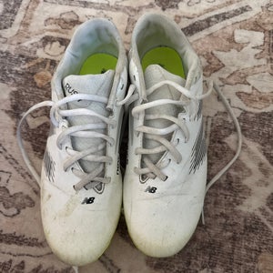 White Men's Size M 9.0 (W 10.0) Adult New Balance Rush Low Top (Used)